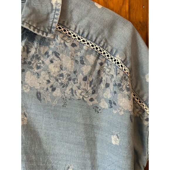 J. Jill Denim Floral Button down Cap Sleeve Collared Blouse - Picture 3 of 8